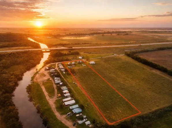 11709 County Road 581, Santa Fe, TX 77510