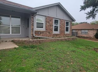 2904 Timothy Ln, Euless, TX 76039
