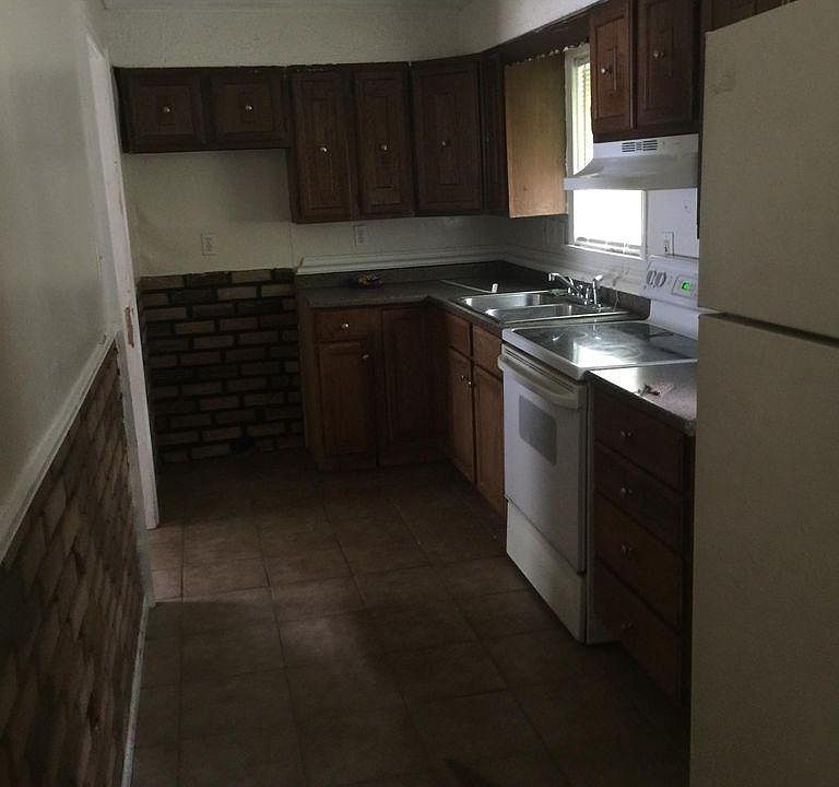 2nd image of 3317 Kensington Ave