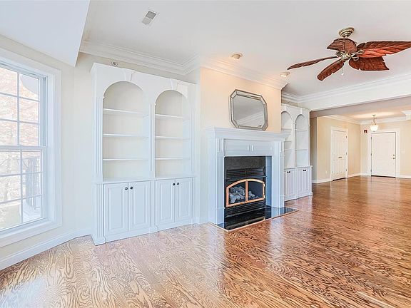 3rd image of 231 McCullough Ave Unit 2B