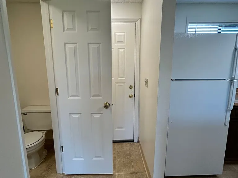834 Homedale Rd — Photo 6
