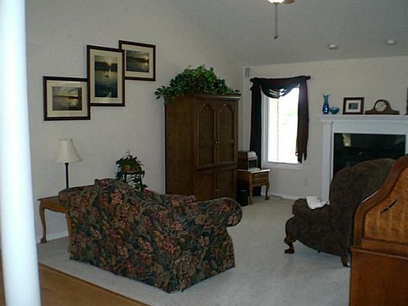 5th image of 1455 Sedward Ave