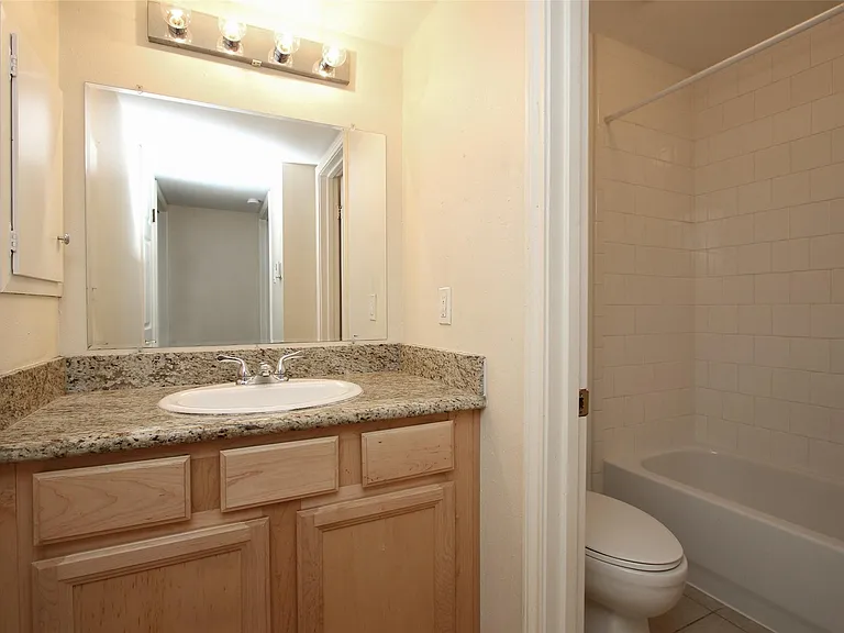 2052 Branard St #4 — Photo 8
