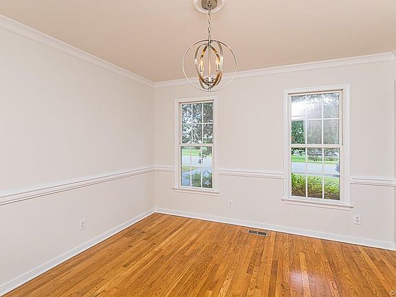 3rd image of 9851 Littlerock Ct