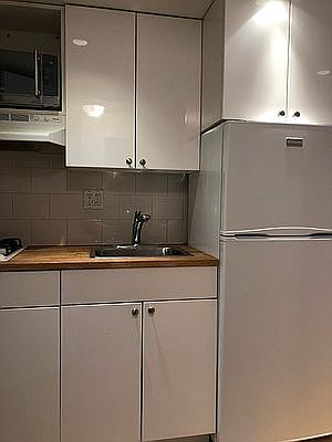 1st image of 133 W 15th St APT 2