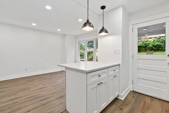 2217 Hawthorne Ave — Photo 24