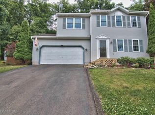 87 Mountain Rd, Mountain Top, PA 18707