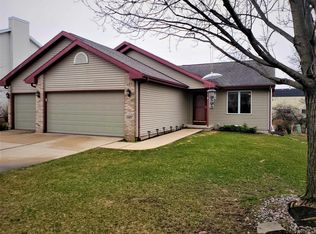 5467 Shale Rd, Fitchburg, WI 53711