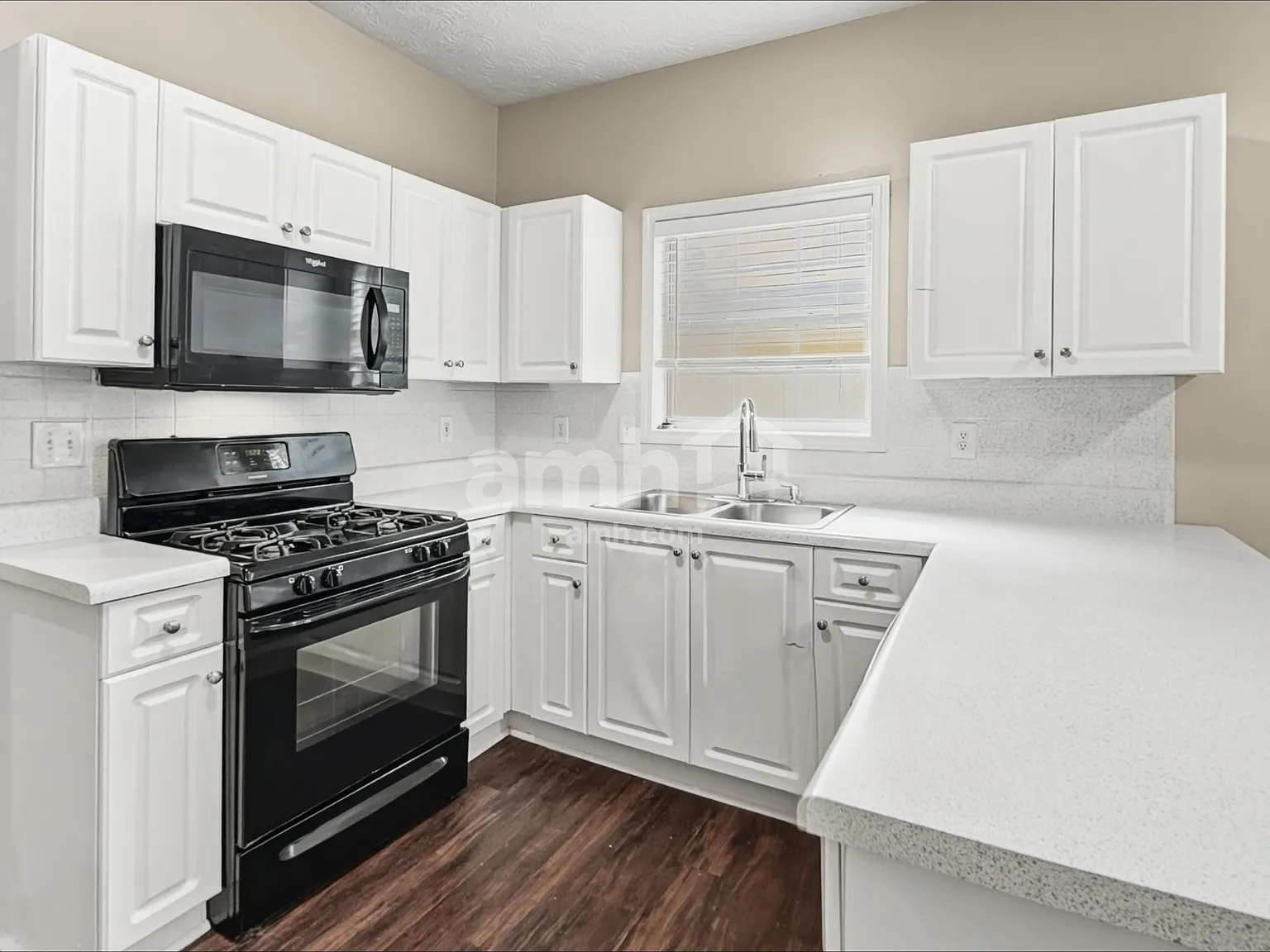 3 bed, 2.5 bath, 2488 sqft, $2,925 — Photo 4
