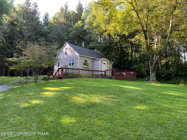 354 Sand Spring Rd, Cresco, PA 18326