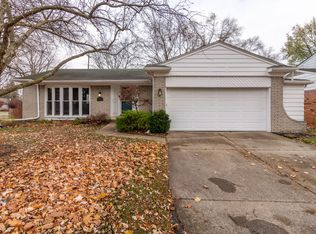 15252 Farmbrook Dr, Plymouth, MI 48170