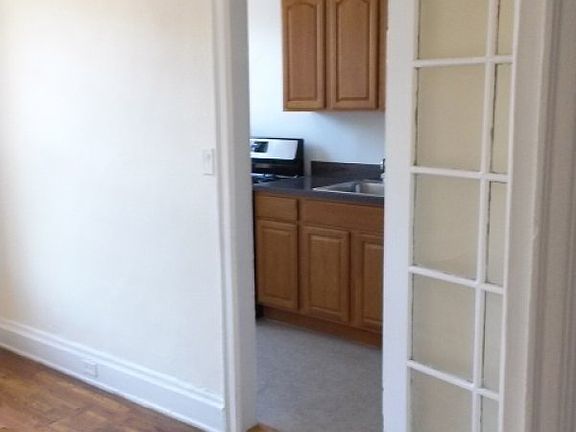 2nd image of 2816 8th Ave APT 4J