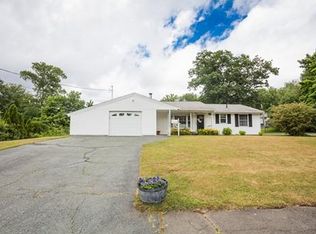 13 Dartmouth St, Danvers, MA 01923
