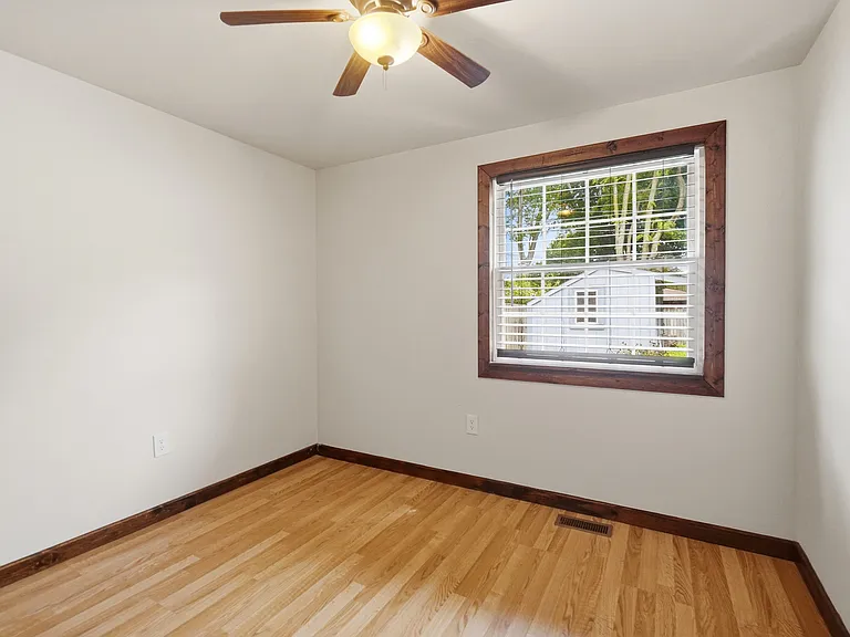27 Laurelgrove Dr — Photo 19