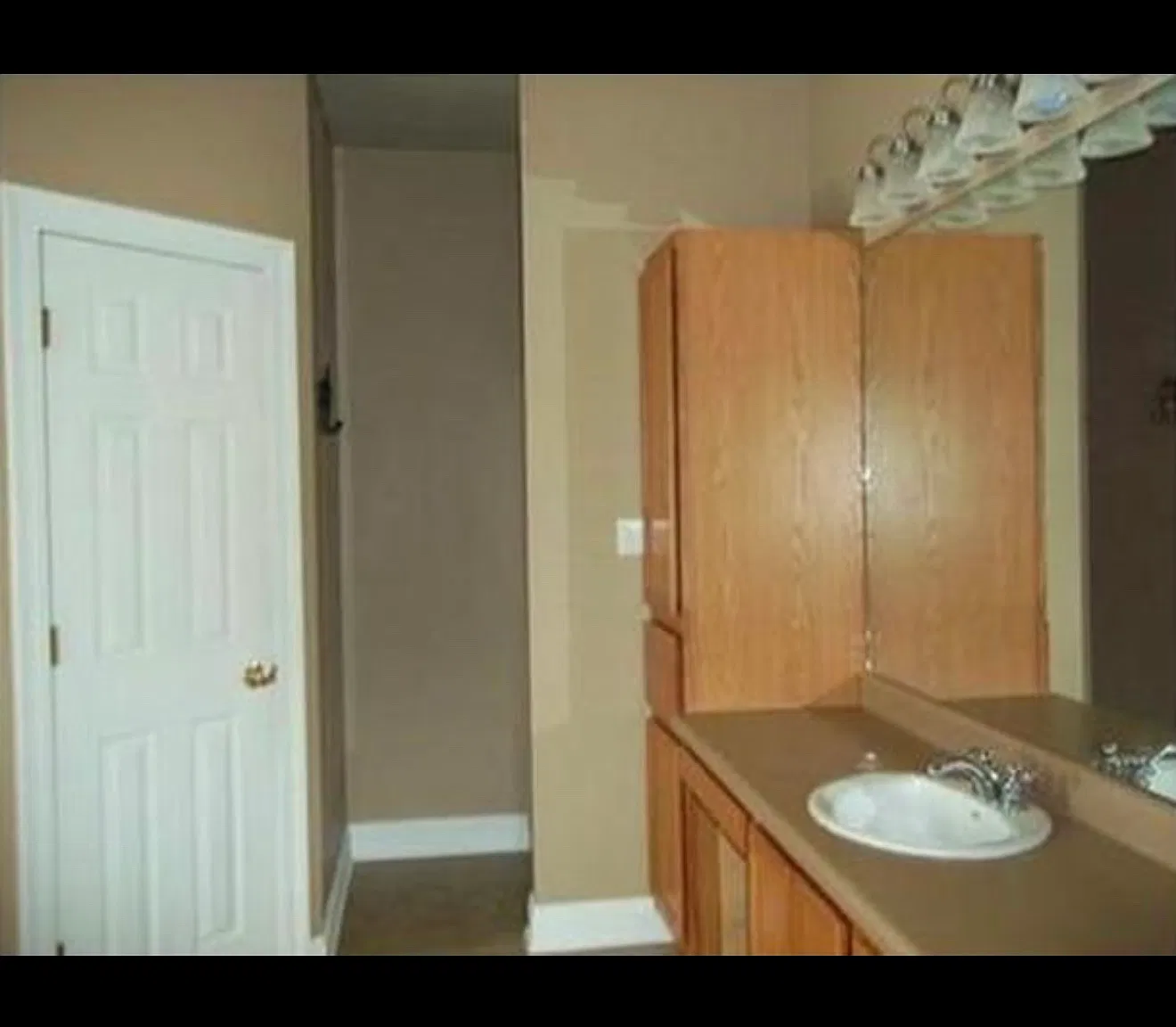 18852 Mackie Ct — Photo 2
