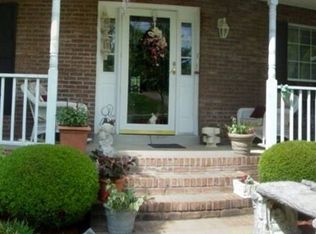 100 Maplewood Dr, Dickson, TN 37055