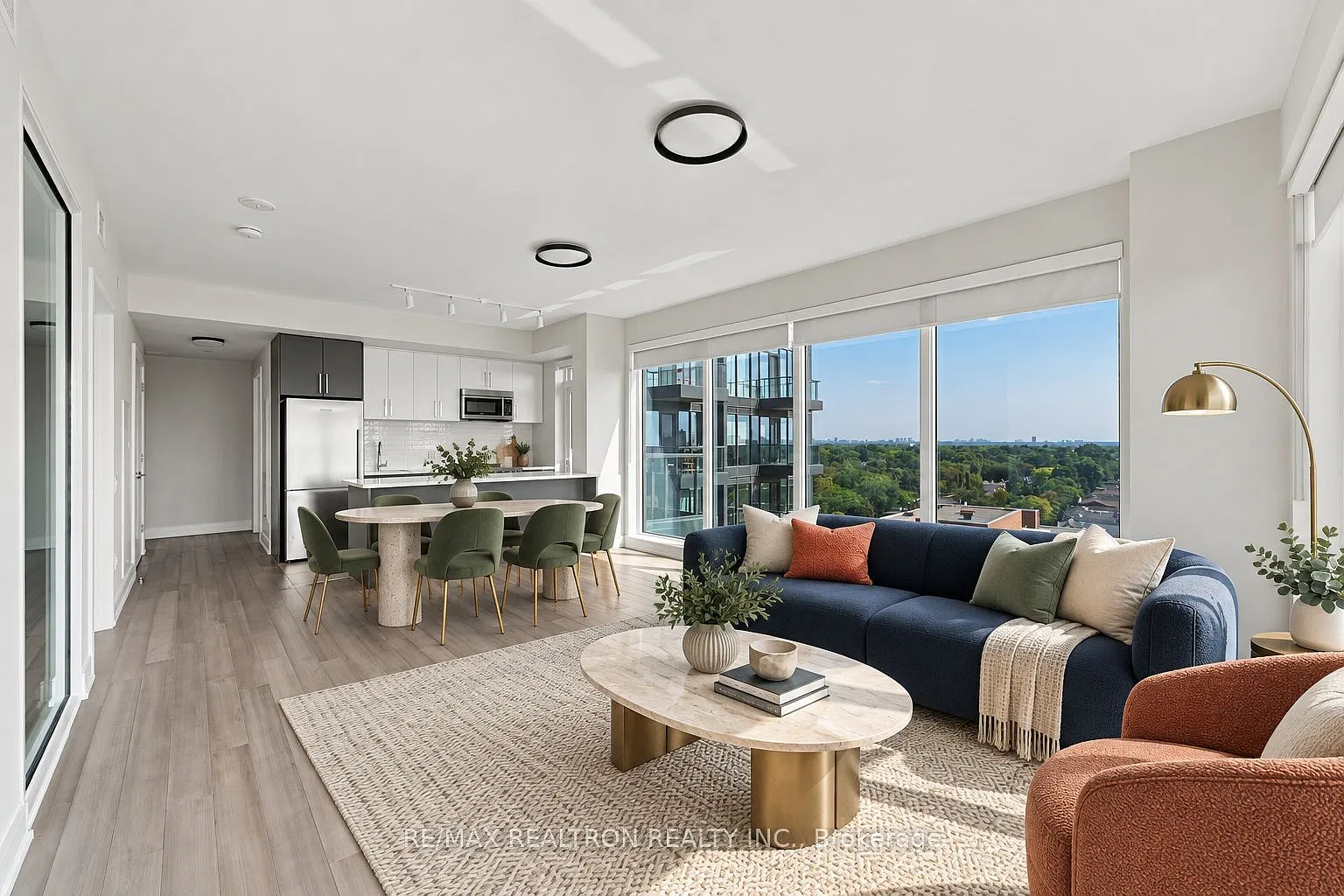 3 bed, $4,995 — Photo 1