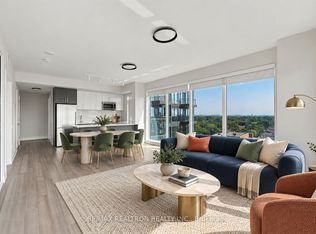2525 Bathurst St #1202, Toronto, ON M6B2Y9