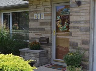 615 Meadowlane Dr, Richmond Heights, OH