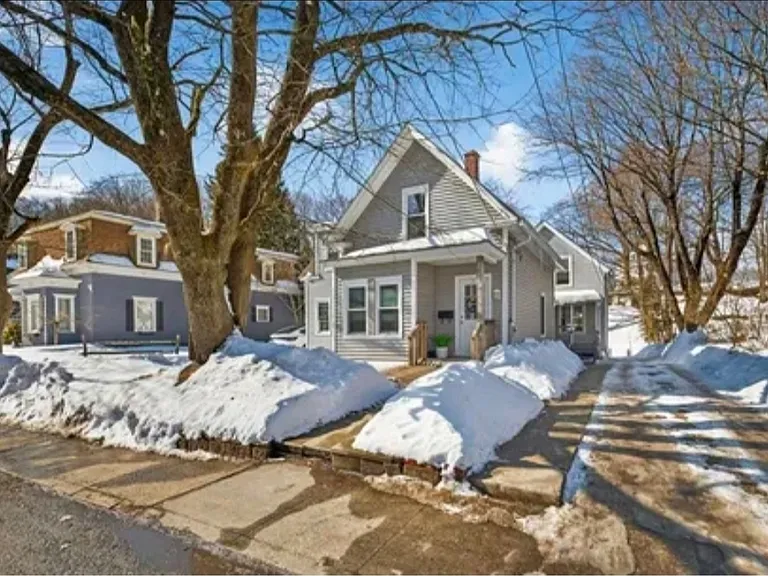 227 Riverbend St #227 — Photo 5