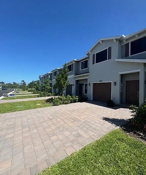 4844 Dillion St — Photo 16