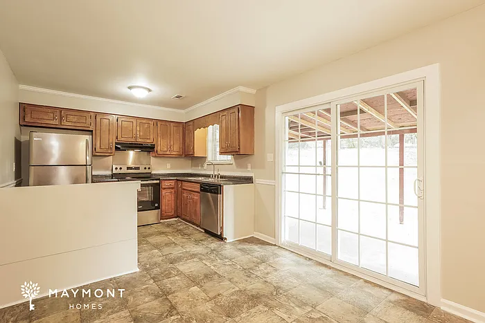2536 Hanover St — Photo 4