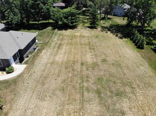 761 Sherwood Dr, Iowa City, IA 52245