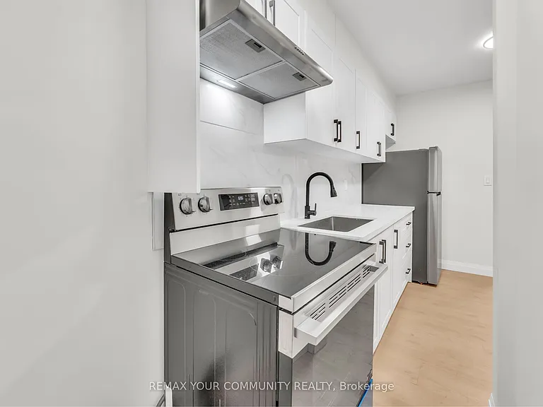 1822 Saint Clair Ave W #B — Photo 15