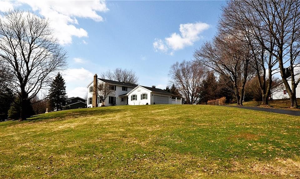 1st image of 9 Enfield Dr