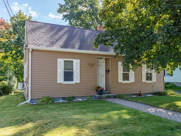 101 Arlington St, Leominster, MA 01453