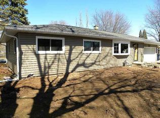 2380 Indian Point Rd, Oshkosh, WI 54901