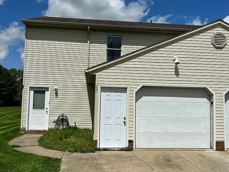 221 Coulter St — Photo 15