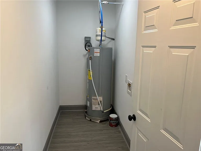 221 Stafford St NW — Photo 13