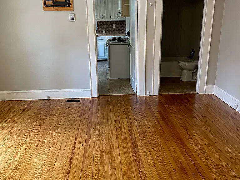 120 Freeze Ave NW — Photo 4