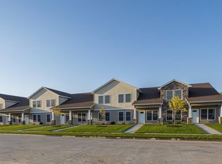 3467 Glenbrook Cir N #3475, Bettendorf, IA 52722