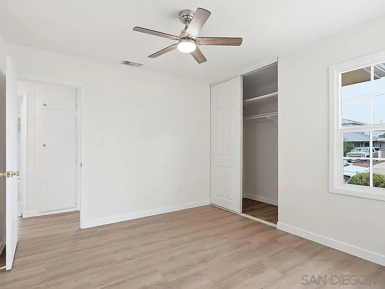 6593 Delfern St — Photo 17