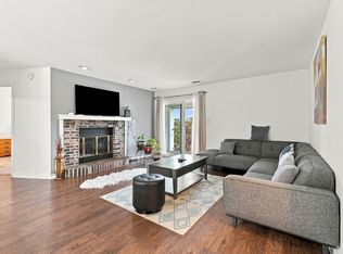 4805 86th St APT 32, Urbandale, IA 50322