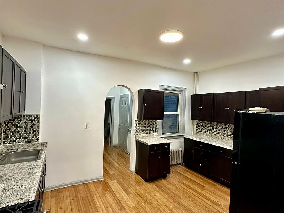 1st image of 12 Pleasant Pl #1