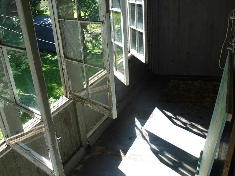 436 Hudson Ave #B — Photo 6
