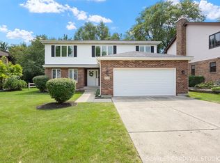 519 Calduto Cir, Villa Park, IL 60181