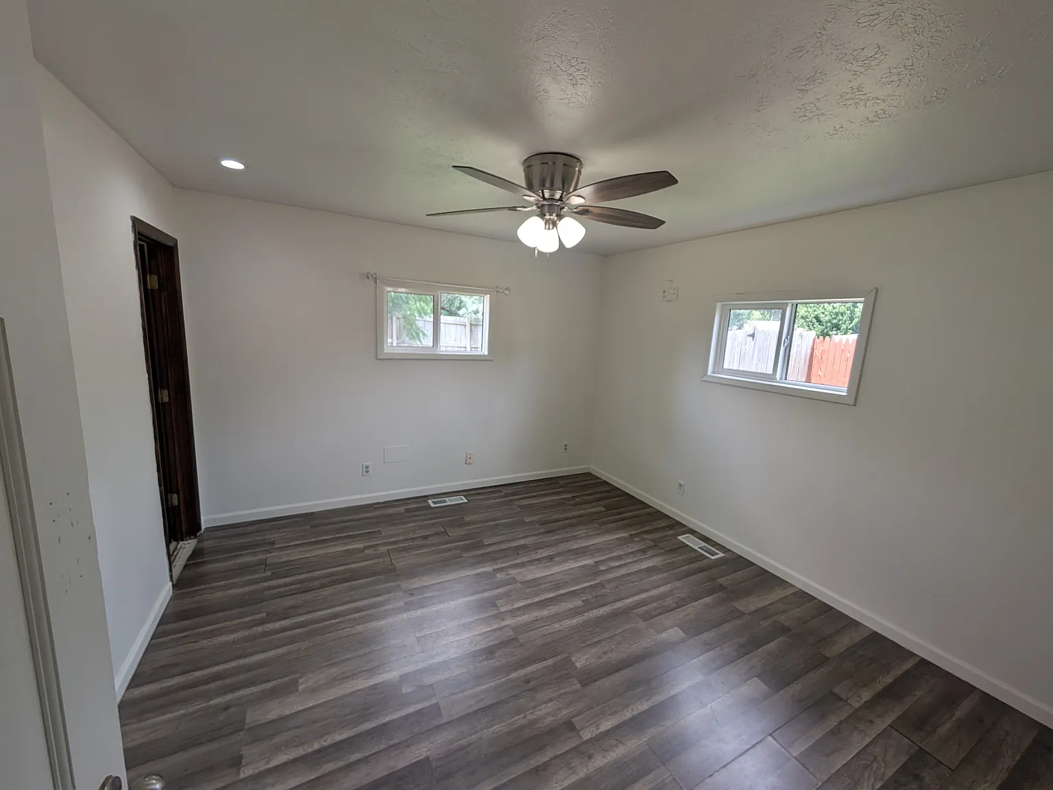 4 bed, 1.5 bath, 1496 sqft, $1,950 — Photo 4