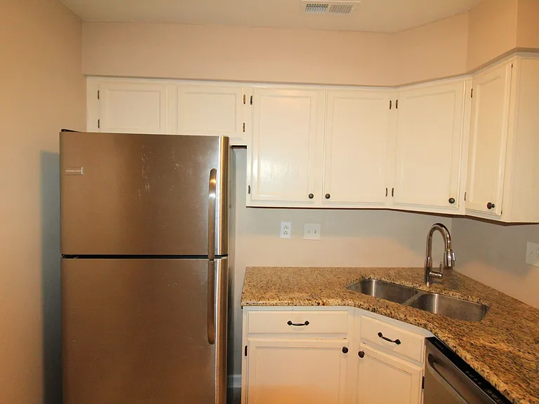 6000 Gray Gate Ln #C — Photo 9