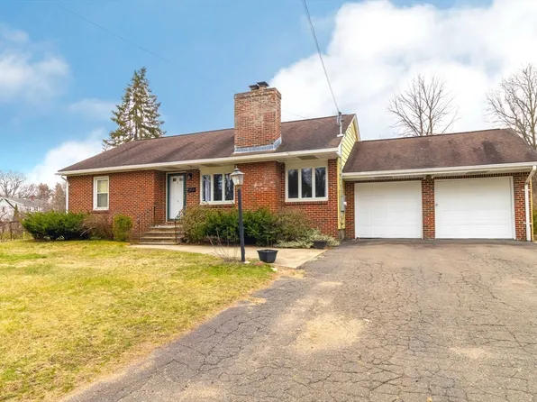 14 W Summit St, South Hadley, MA 01075