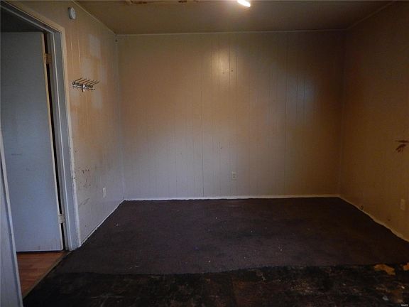 4th image of 8407 Rosalind Ct