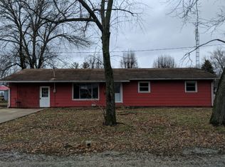 325 E 2nd South St, Arcola, IL 61910