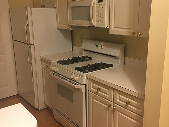 4th image of 12913 Alton Sq
