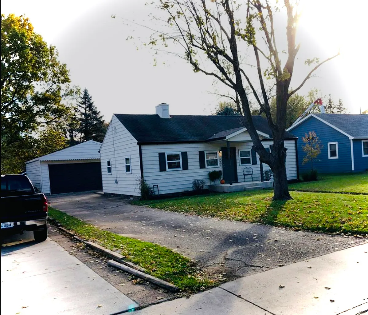 3 bed, 900 sqft, $1,650 — Photo 1