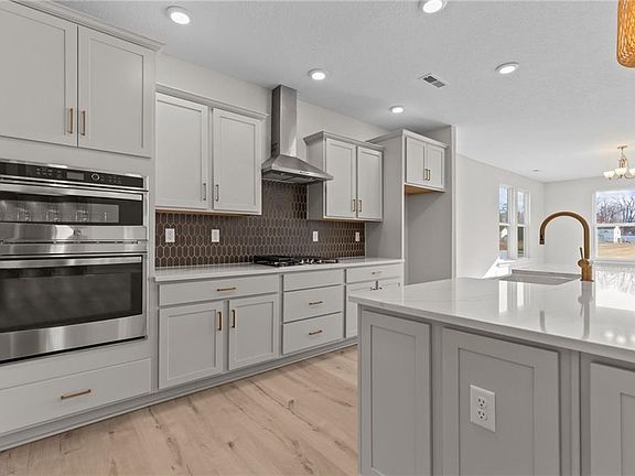 7th image of this home