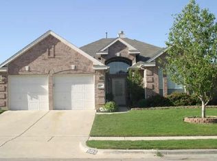 5025 Blanco Dr, Haltom City, TX 76137