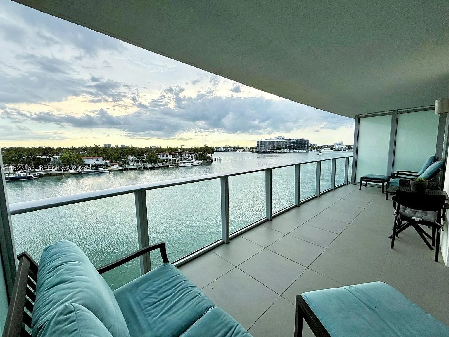 2 bed, 2.0 bath, 1150 sqft, $5,700 — Photo 1